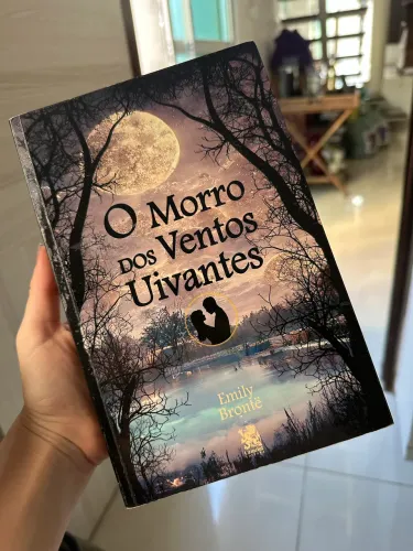 O morro dos ventos uivantes - Emily Bronte