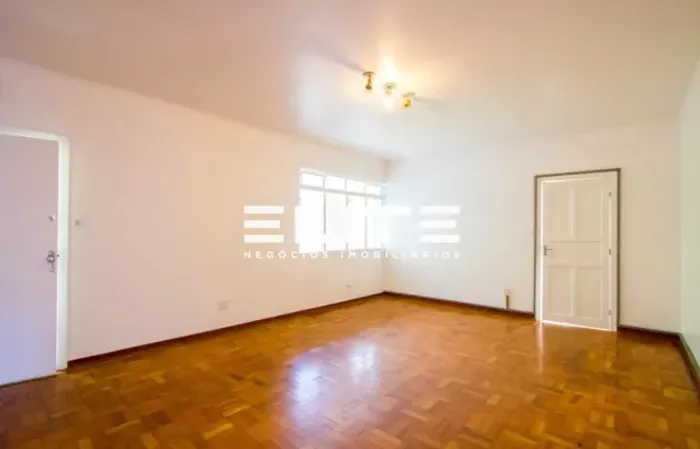 Sobrado Comercial para Aluguel no Campestre (Santo André) | 3 Salas | 6 Vagas