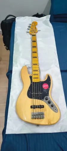 Squier Jazz Bass Classic Vibes 70 novo