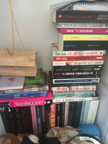 Desapego de livros novos e seminovos