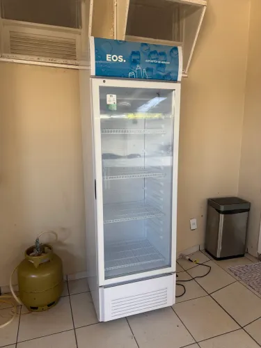 Vendo Refrigerador Expositor Eos 338l 1 Porta Vertical Eco Eev400