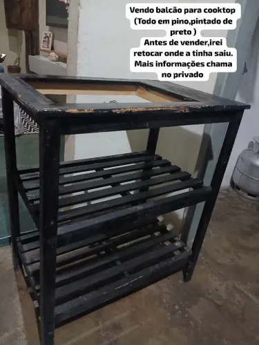 Vendo móvel em palete para cooktop, pintado de preto