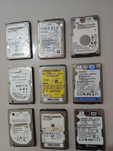 Vários HDs de notebook 