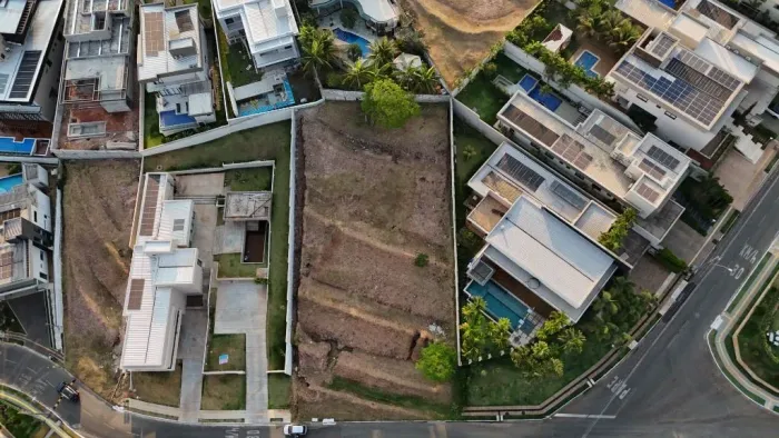 Terreno 814 m² no Condomínio do Lago 3ª Etapa Goiânia/GO | Lote com aclive