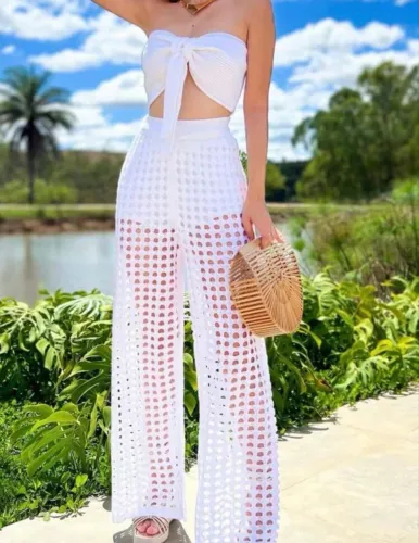 Conjunto top com calça branca 