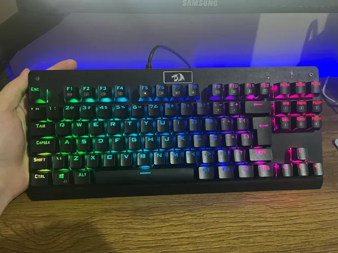 Teclado Mecânico Redragon Dark Avenger RGB - Switch BLUE