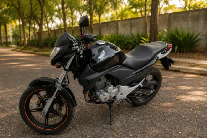 Honda CB 300R Preta