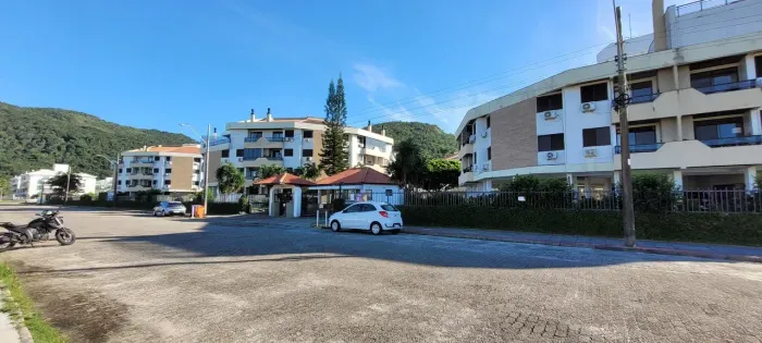 APARTAMENTO ENSOLARADO A 50 METROS DO MAR