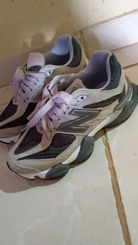 Estou vendendo um tênis masculino