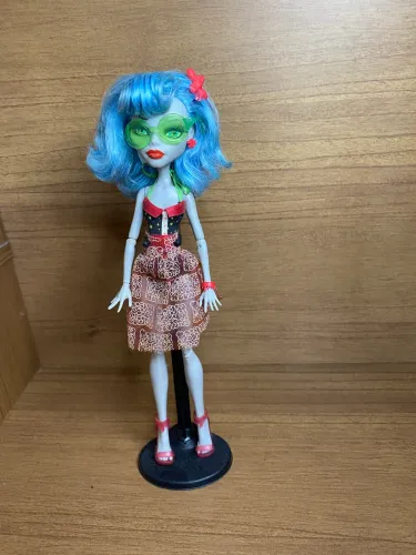Monster High Ghoulia Yelps Skull Shores