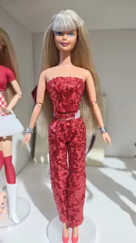 Barbie anos 90 impecável