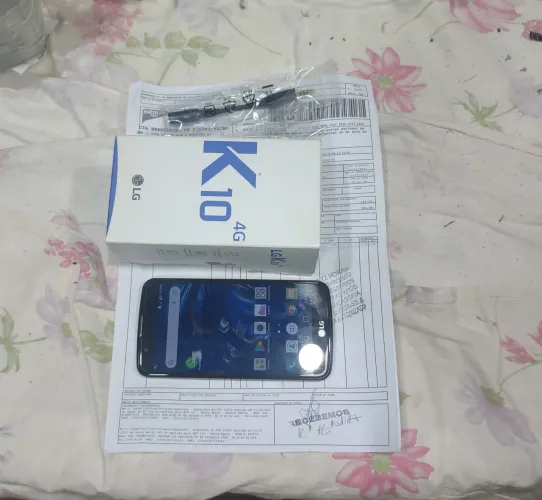 Celular LG k10 tv bem conservado.