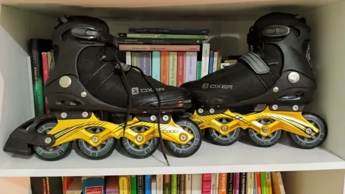 Patins Oxer Speed seminovo. Cor preto e dourado, tamanho 39