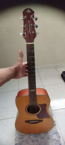 Violão strinberg