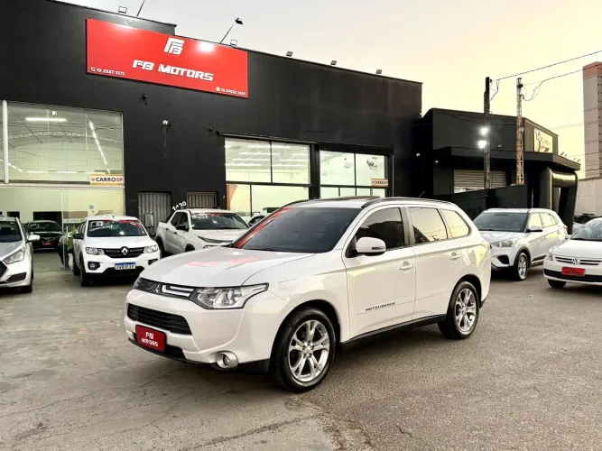 Mitsubishi Outlander 2.0 16V 160cv Aut. 2014