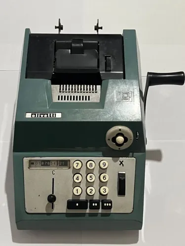 Calculadora Mecânica Vintage (1960)