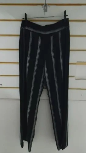 Calça feminina com listras