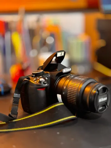 CÂMERA NIKON D3100 SEMINOVA