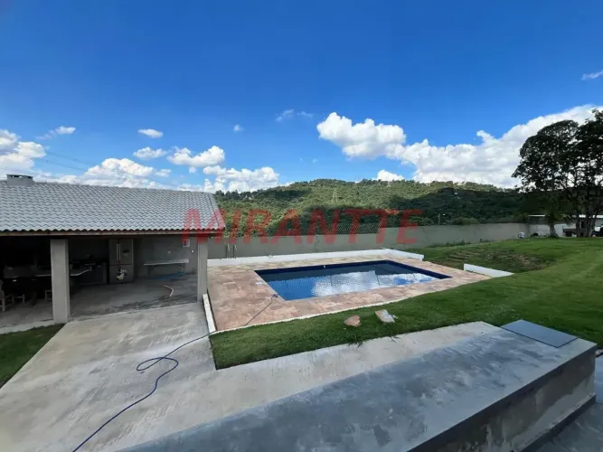 Imóvel para aluguel e venda possui 275 metros quadrados com 3 quartos em Caraguatá - Mairi