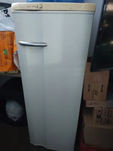 REFRIGERADOR RE29 Electrolux