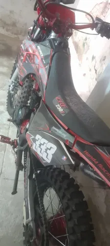 Moto muito bem conservada.sem detalhes. 081 9 * Wilton