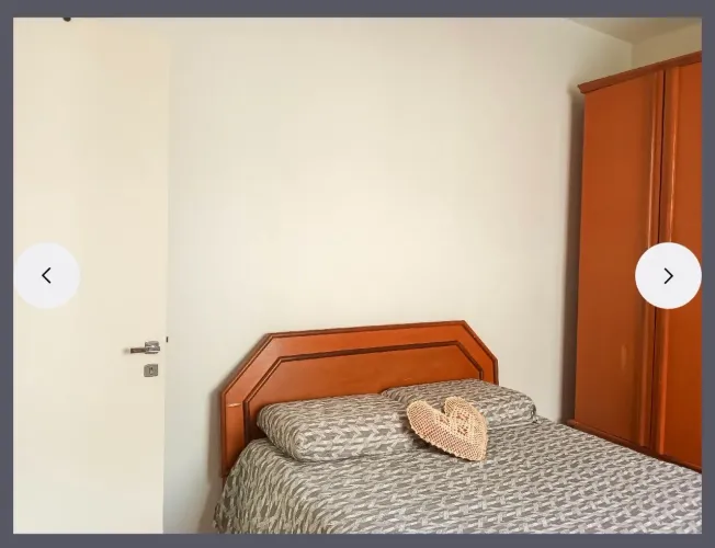 Jogo de quarto em madeira maciça - R$1.800