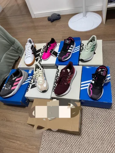 Vendo lote com 26 pares de tênis adidas