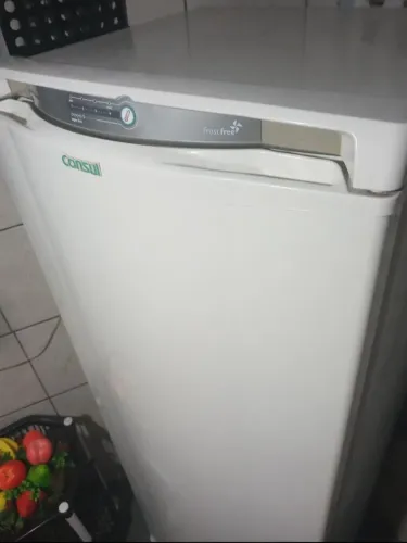 Geladeira cônsul frost free. De uma porta. Moderna. Estado de Nova.