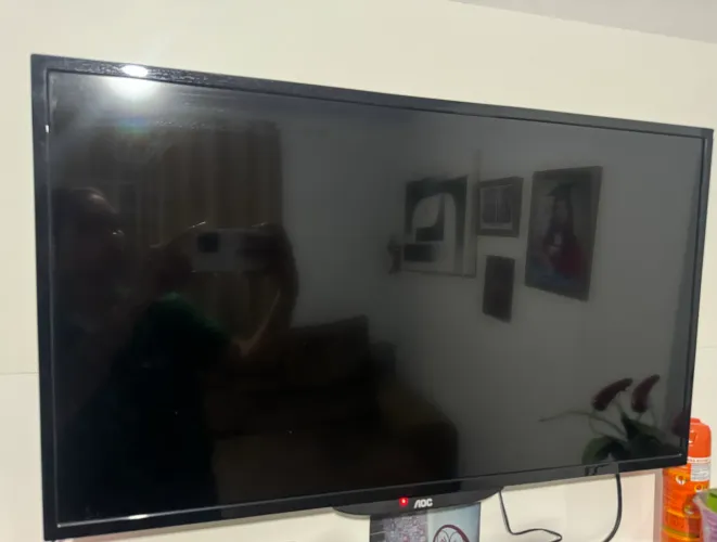 Tv AOC