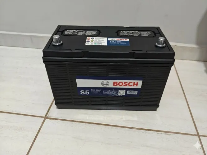Bateria 100 amperes Bosh Semi nova 2025 com garantia Valor sem troca