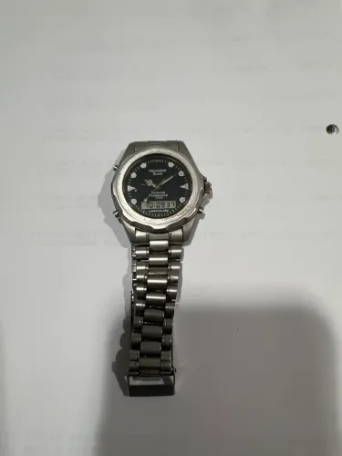 Relógio technos quartz skydiver 150m