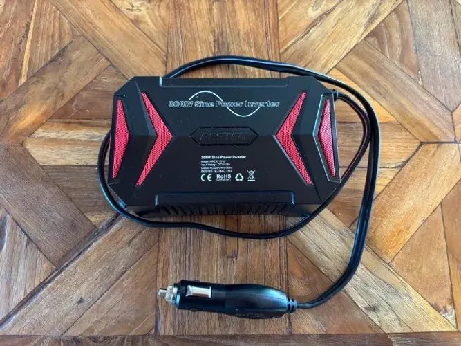 Inversor senoidal 12v DC / 220v AC / 300W muito bom estado