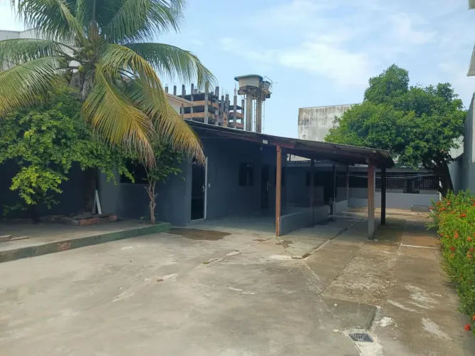 2 Casa em um terreno- Valor a Combinar