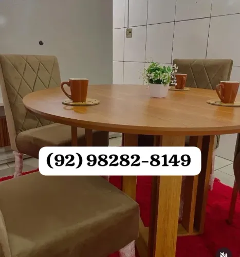 mesa de 4 lugares com cadeira de madeira