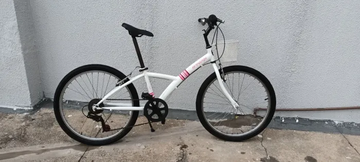 Bicicleta feminina Infantil aro 24 BTWIN