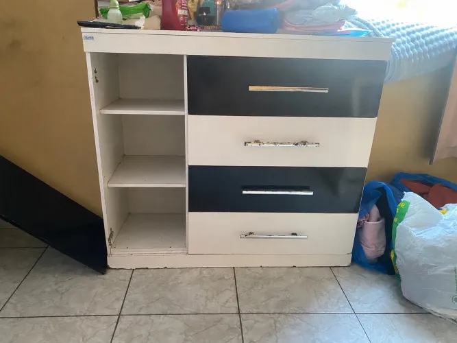 Cômoda para doação