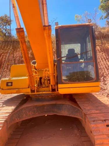 ESCAVADEIRA KOMATSU PC200-6 2006