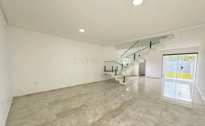 Casa com 3 quartos no bairro São João do Rio Vermelho, Florianópolis.