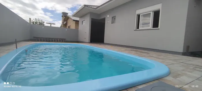 Linda casa c.Piscina a beira mar ,em Arroio do Sal