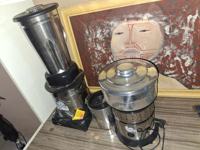 Extrator de suco e liquidificador industrial 