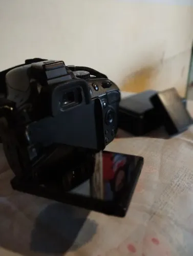 Câmera Nikon D5100 usada 
