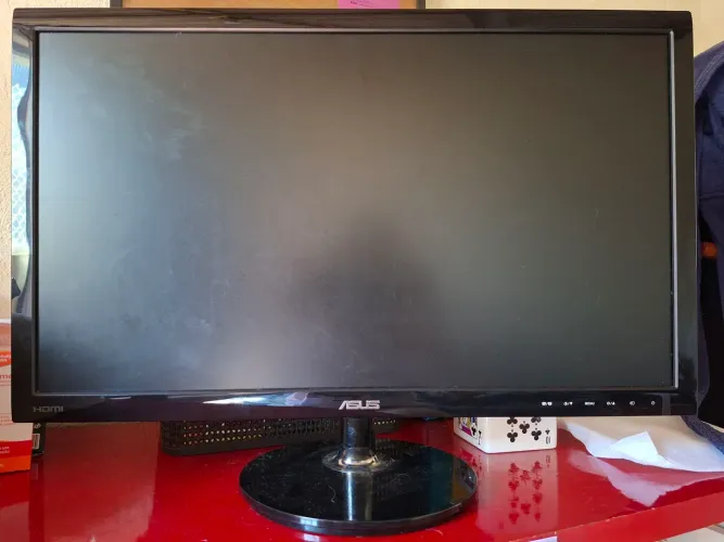 Monitor 24"
