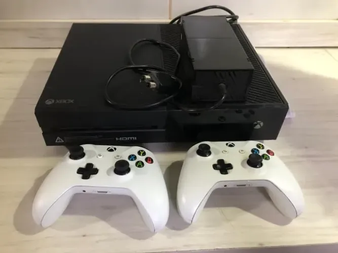 Xbox one + 2 controles