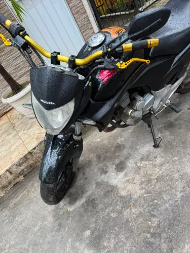 Cb 300 de leilão