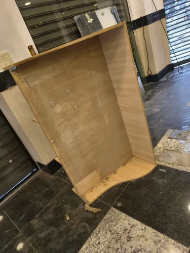 Balcão prateleira apoiador pra desocupar lugar 