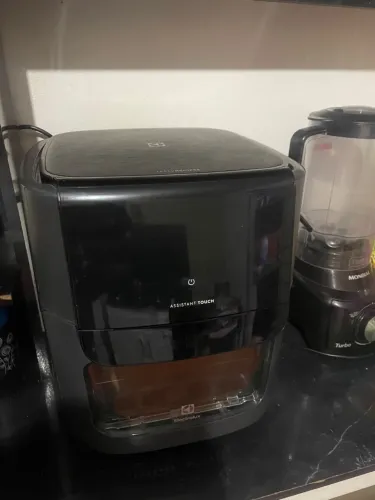 Vendo airfry 12 litros pouco tempo de uso