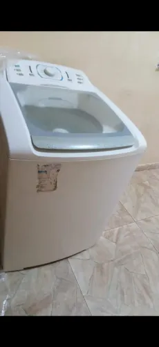 Vendo lavadora electrolux 12 kilos semi nova