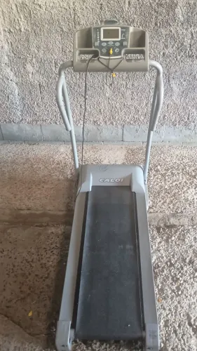 Vendo esteira para desocupar espaço 