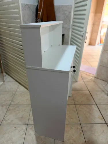 Vende-se balcão de recepção para salão