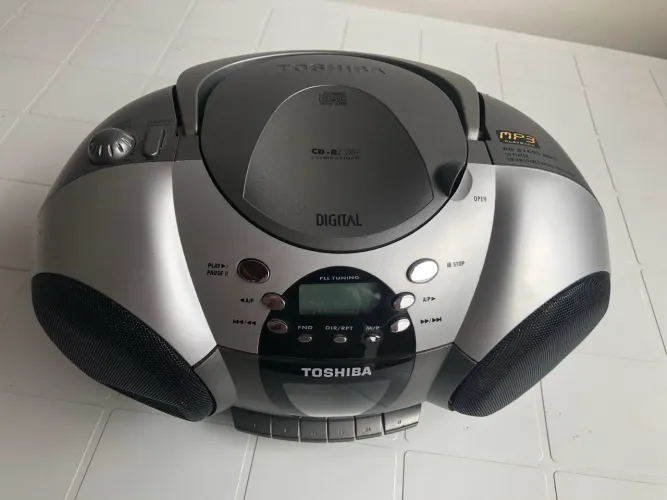 Vendo Rádio Gravador AM/FM Estéreo com CD